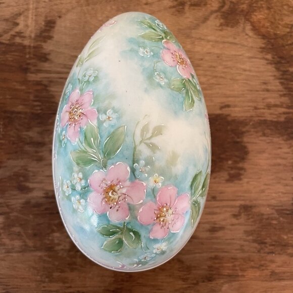 Vintage Porcelain Egg Trinket Box Hand Painted Floral Cottagecore Dresser Decor - Picture 3 of 12